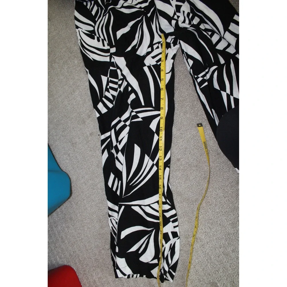 Tahari Black White Palm Leaf Sleeveless Wide Leg Belted Jumpsuit‎ Pockets Size 4